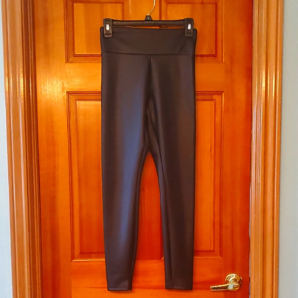 Express NWOT Black Faux Leather Leggings Pants Size XS‎